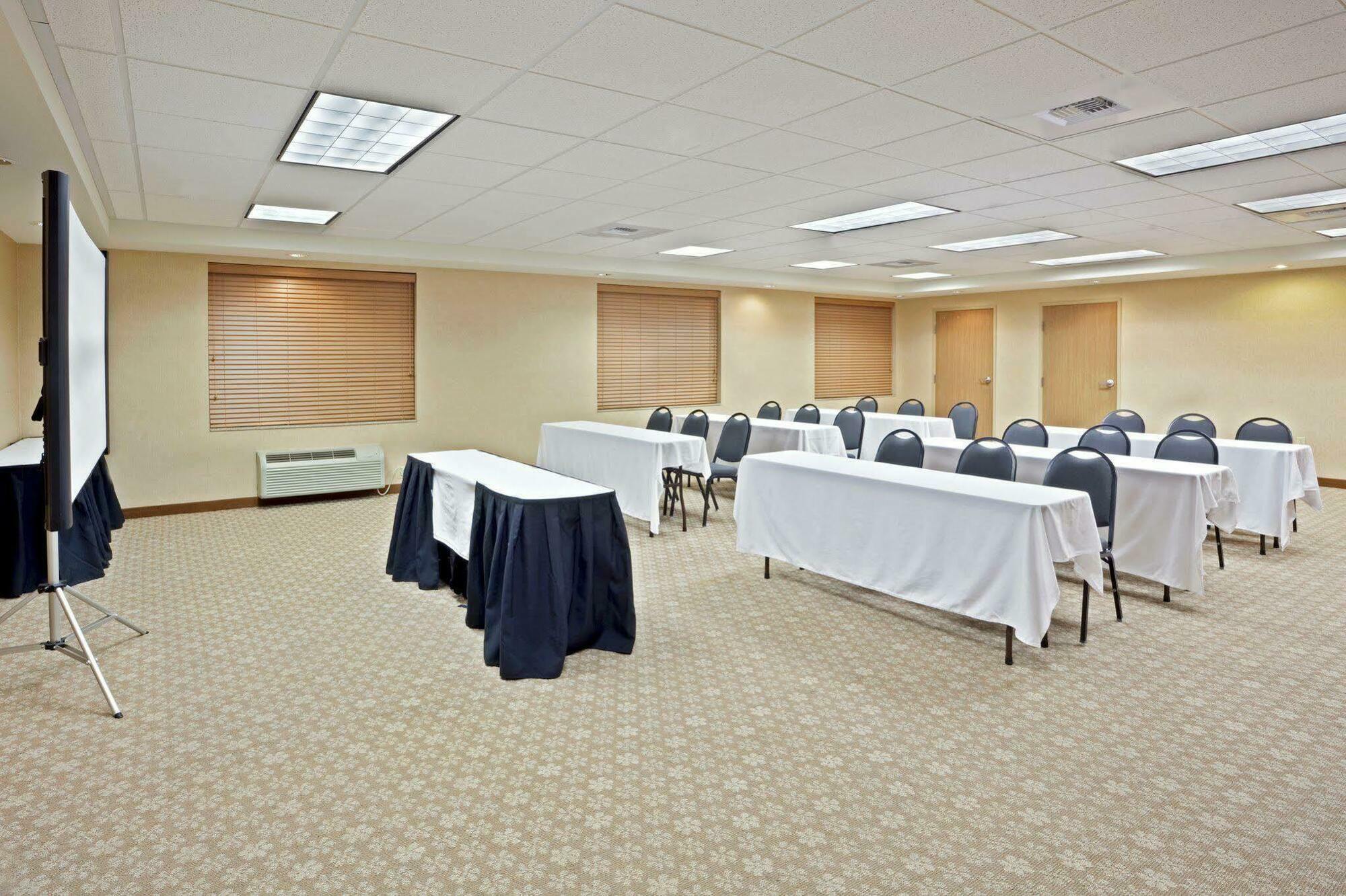Holiday Inn Express & Suites Lacey - Olympia By Ihg Extérieur photo
